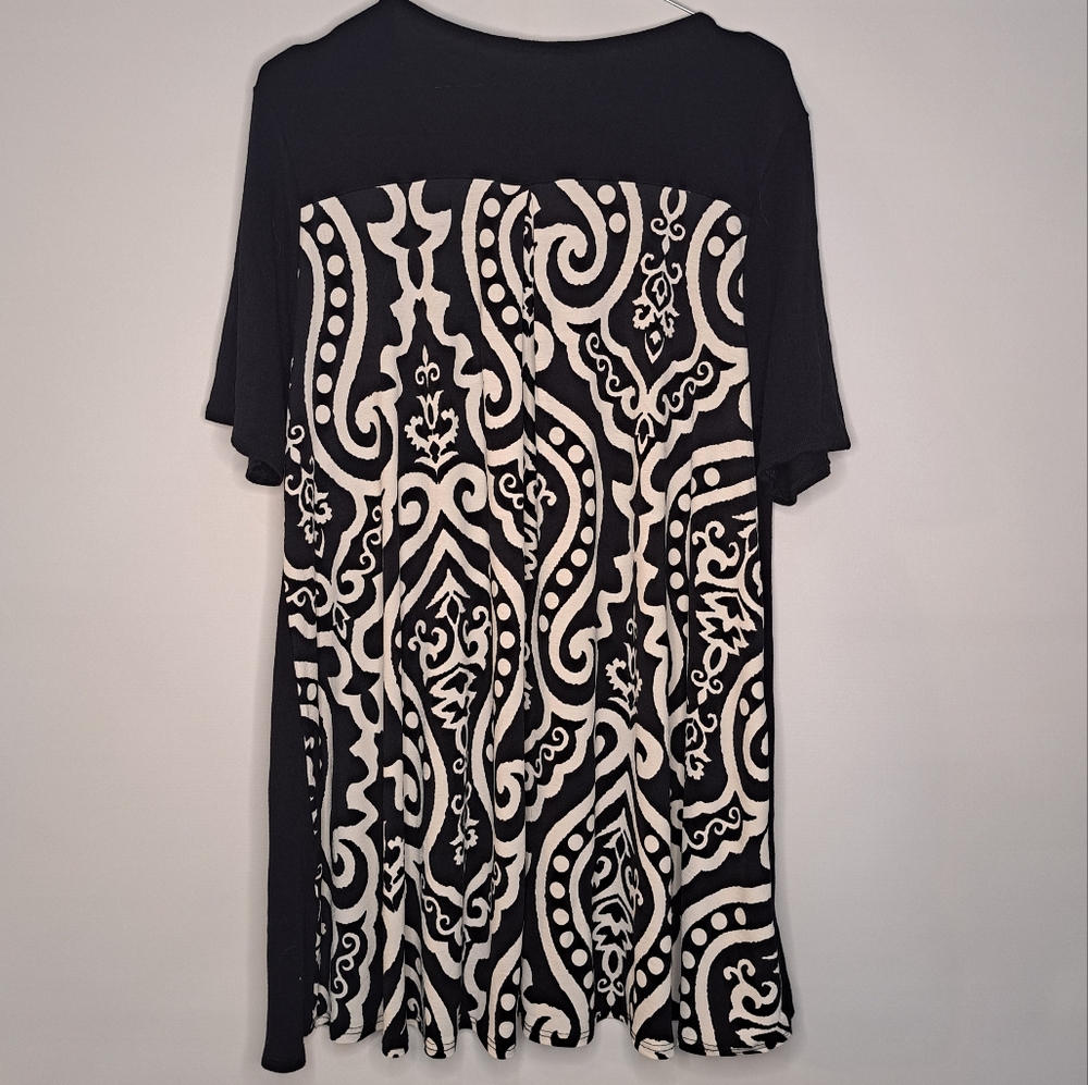 Danskin Black White XL Short Sleeve Blouse Short Sleeve Contemporary Pattern - Picture 5 of 7